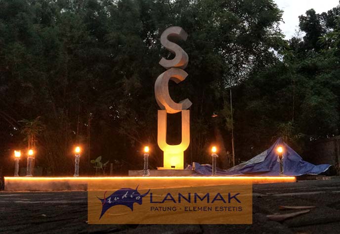 scupture huruf untuk landscape